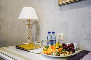 Отель Astoria Boutique Hotel Минск Двухместный номер с 1 кроватью или 2 отдельными кроватями-1